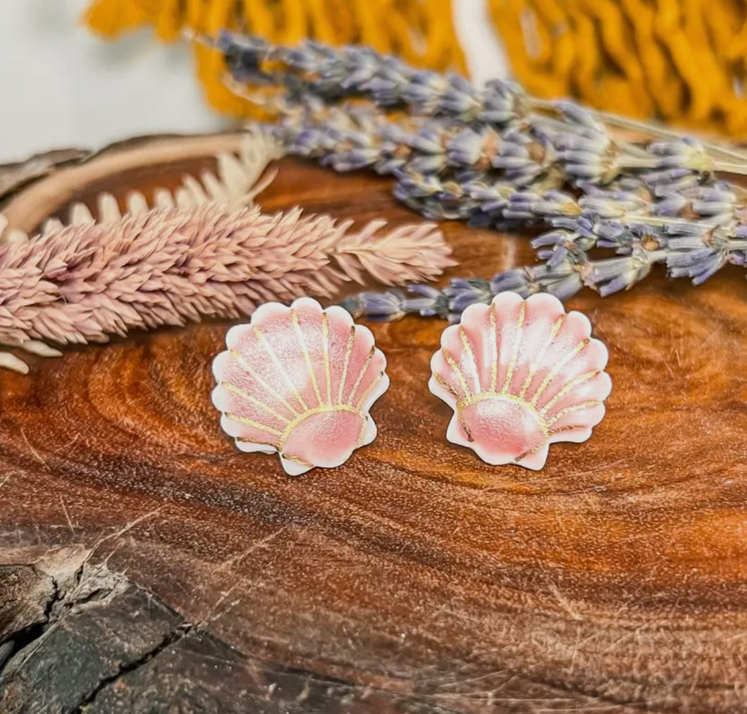Mira - Sea Shell - Porcelain
Stud Earrings