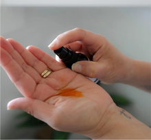 Load image into Gallery viewer, Rosehip oil
